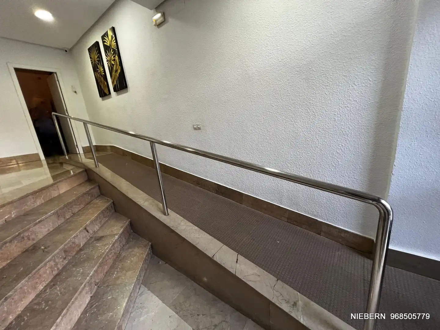 Appartamento con terrazza in affitto a Calle Doctor Luis Calandre 18, imagen 12