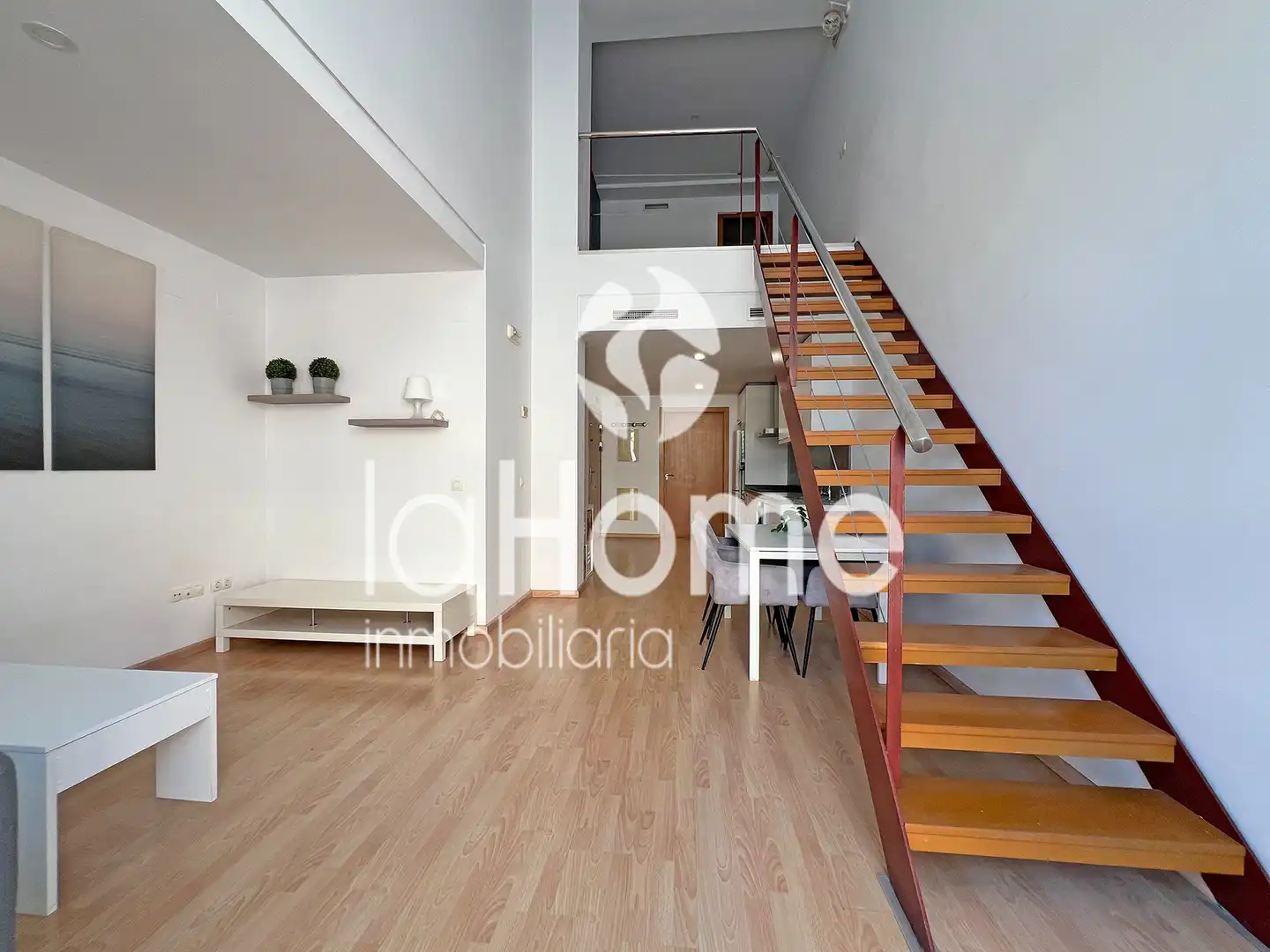 Sala d'estar de Local en venda en Paterna amb Aire condicionat i Parquet