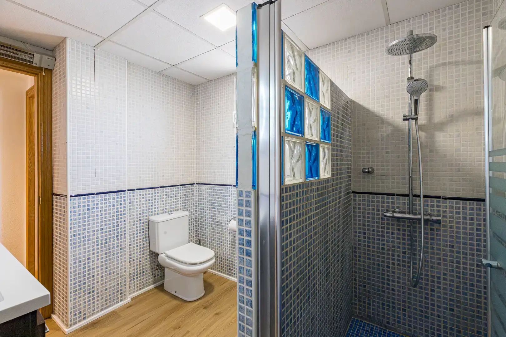 Baño de Casa adosada en venta en Murcia con Aire acondicionado, Parquet y Terraza