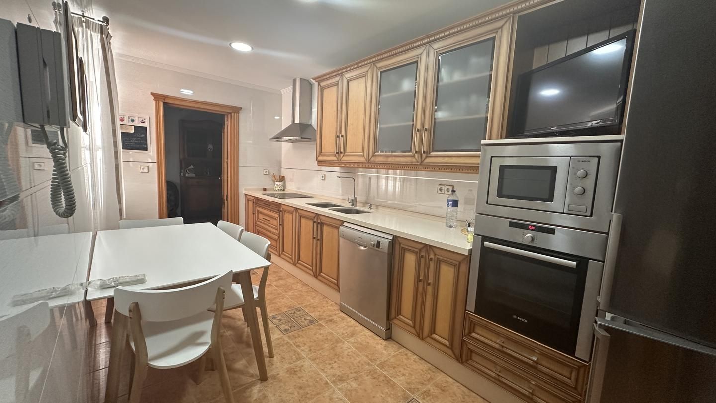 Cuina de Casa o xalet en venda en Almendralejo amb Terrassa i Moblat