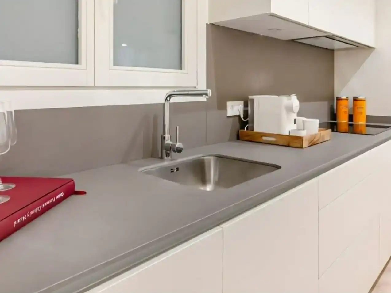 Küche von Wohnungen zum Verkauf in  Barcelona Capital mit Klimaanlage und Balkon