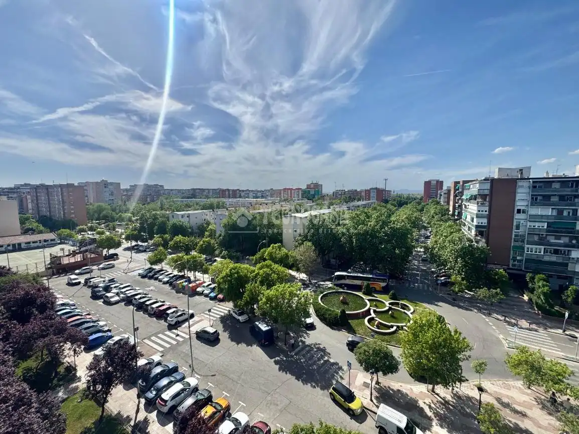 Vista exterior de Piso en venta en Alcorcón con Parquet