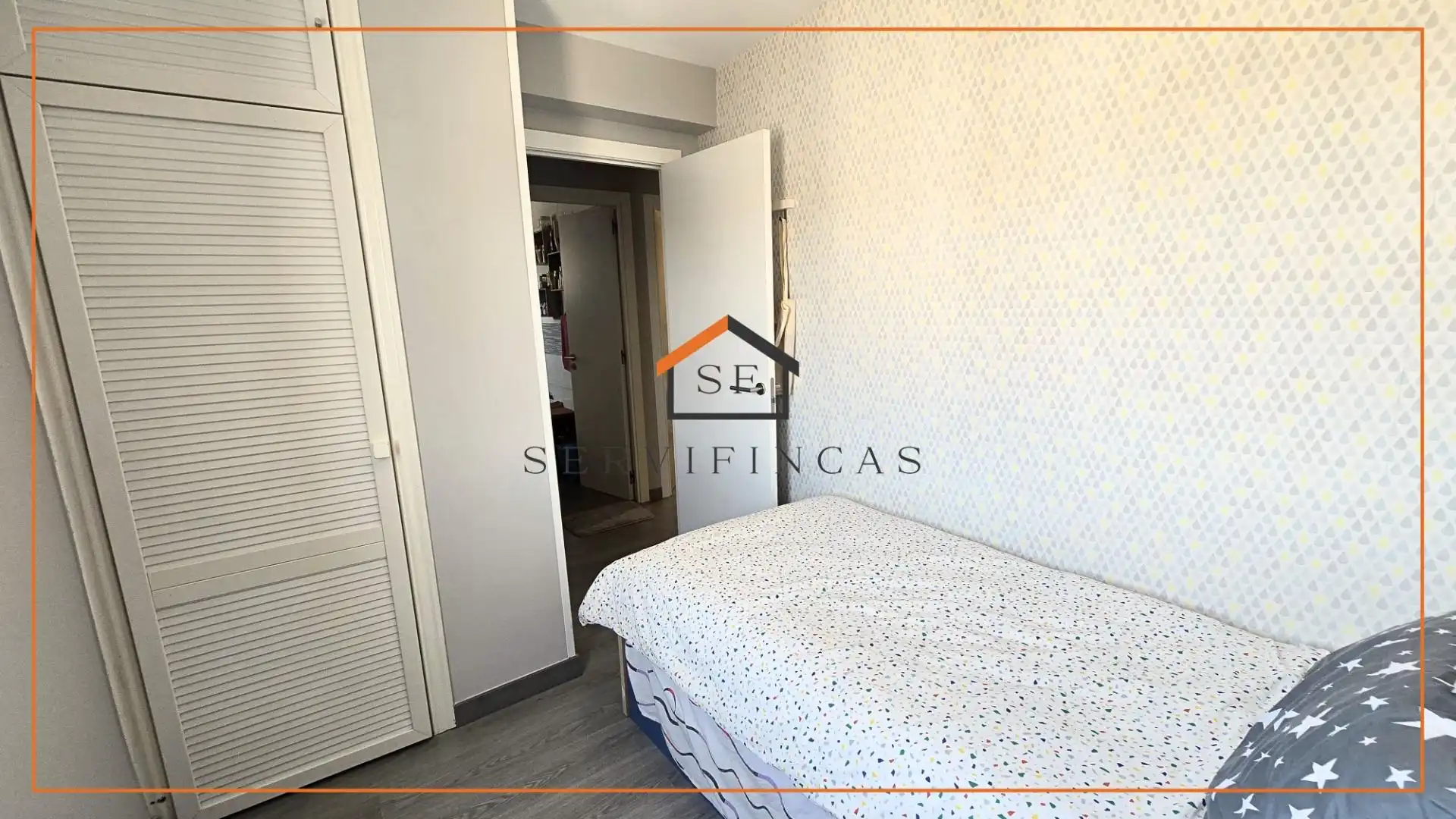 Habitación de Dúplex en venta en Madrid con Aire acondicionado, Trastero y Amueblado