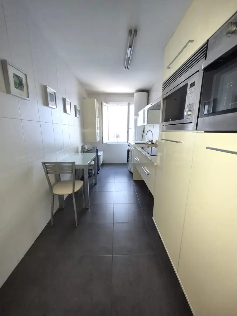 Cocina de Piso en venta en Santander con Calefacción
