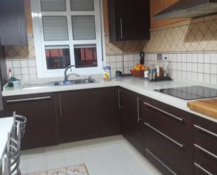 Kitchen of Single-family semi-detached for sale in Benacazón  with Air Conditioner, Terrace and Oven