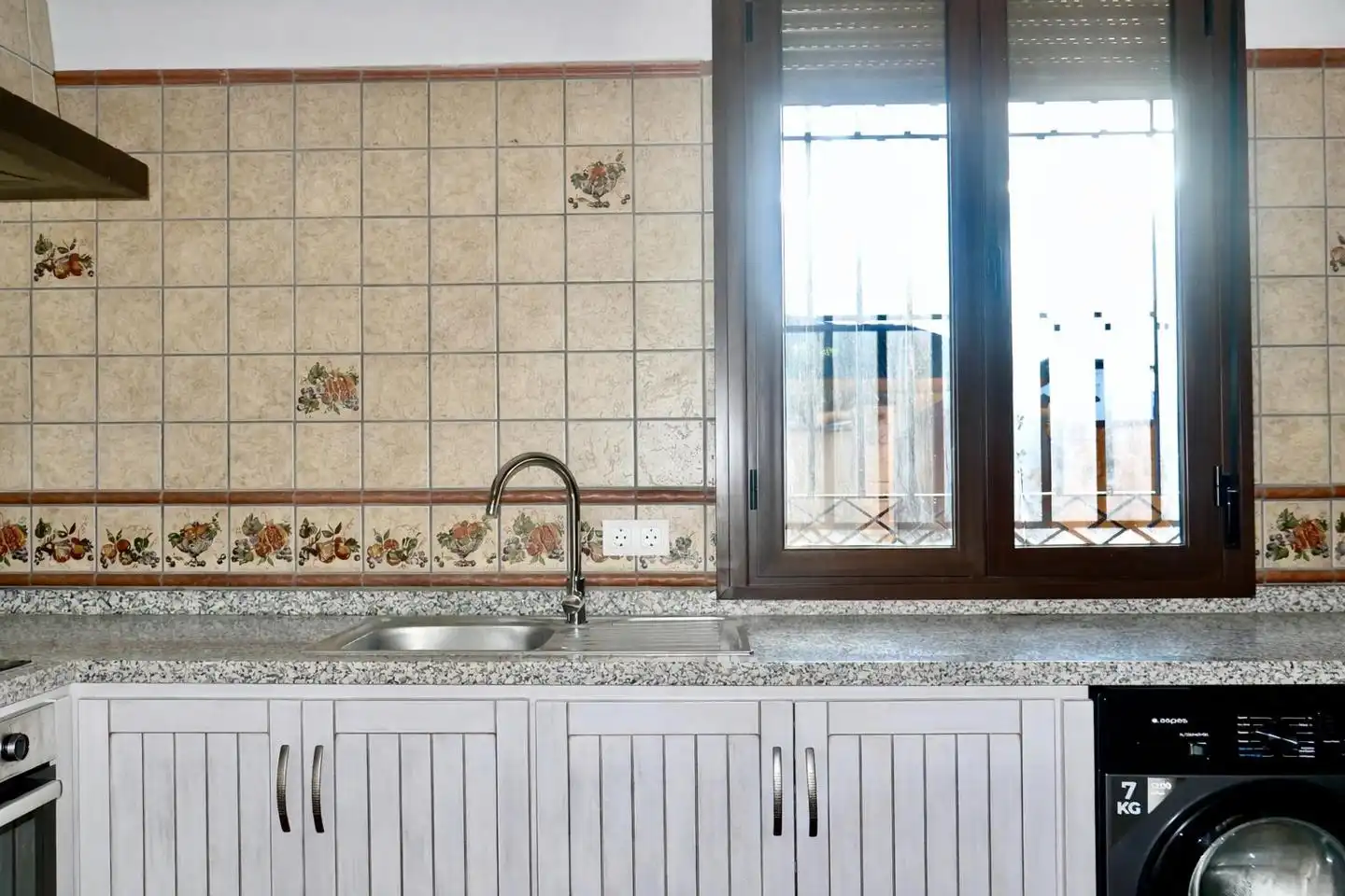 Cuina de Casa o xalet en venda en Hinojos amb Jardí privat i Moblat