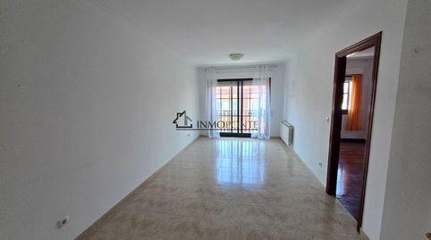Apartamento a la venta en Rúa da Seca, Pontevedra. El inmueble se distribye en    1 amplia habitación con armario empotrado  Cocin