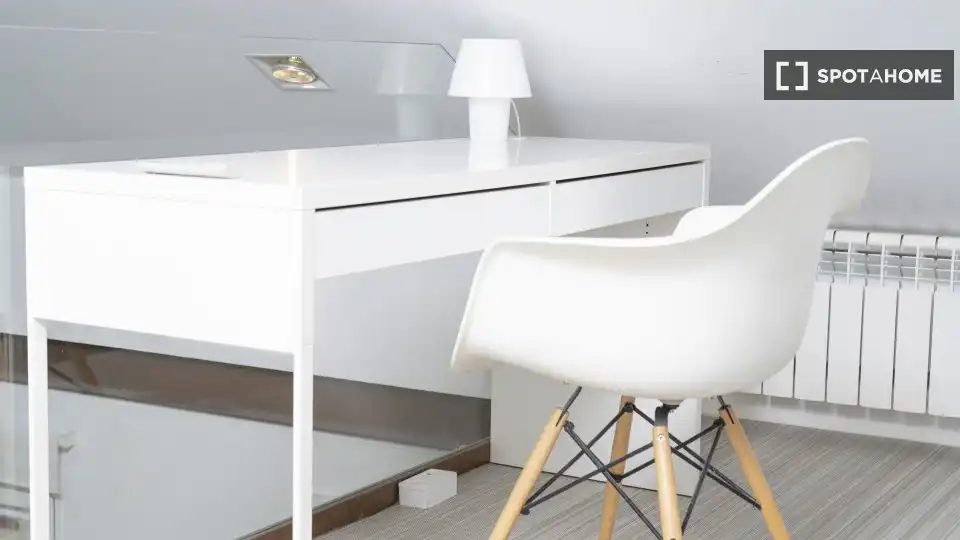 Room in Prosperidad - Delicias