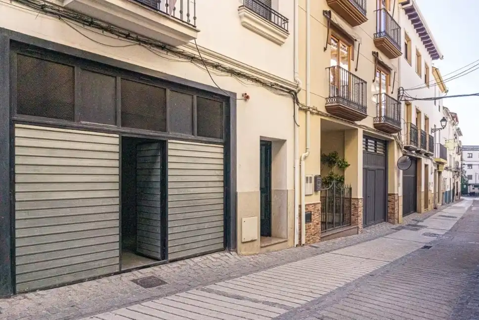Vista exterior de Piso en venta en Alcalá la Real con Balcón
