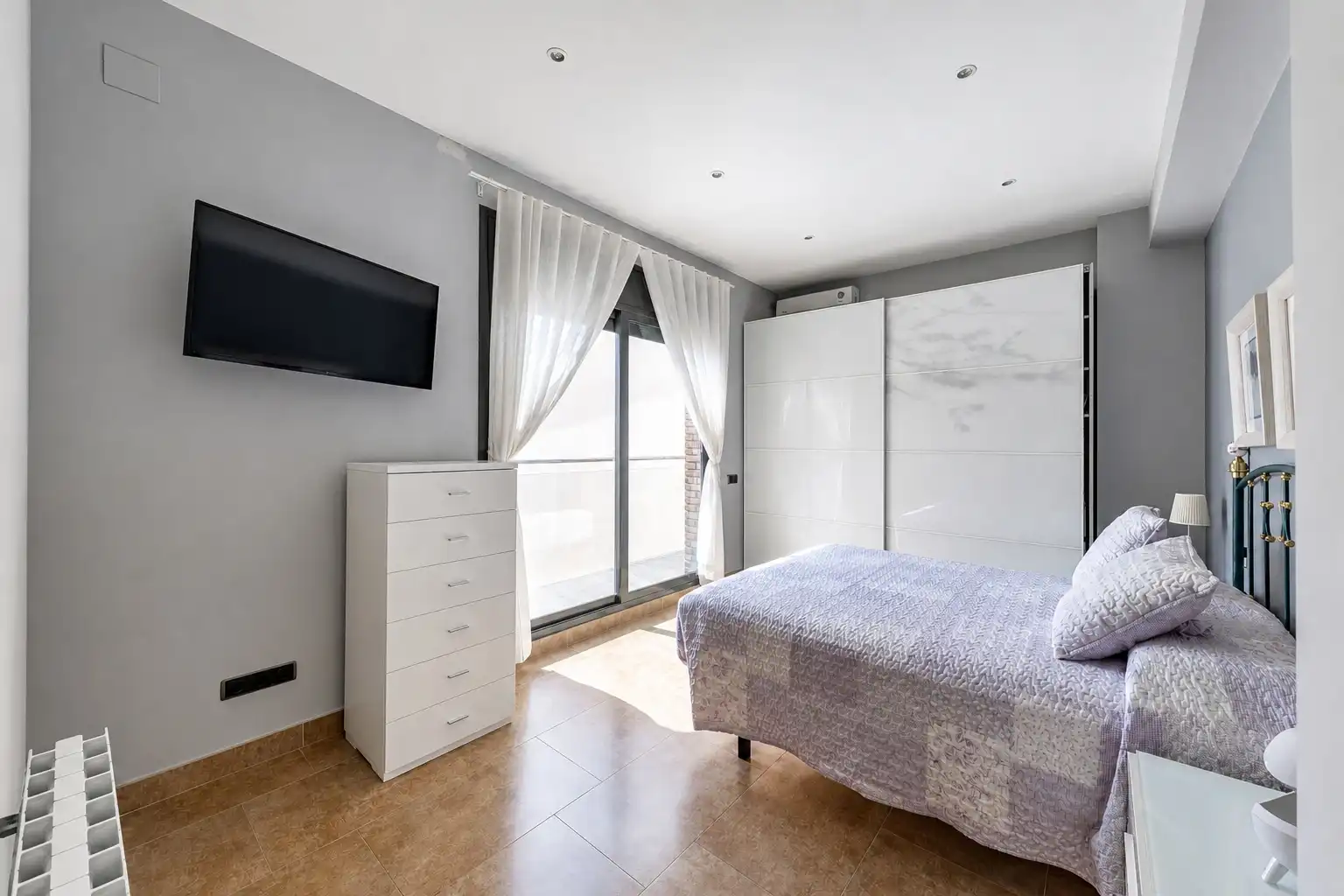 Adosado con terraza en venta en Gran Via de Lluís Companys, imagen 11