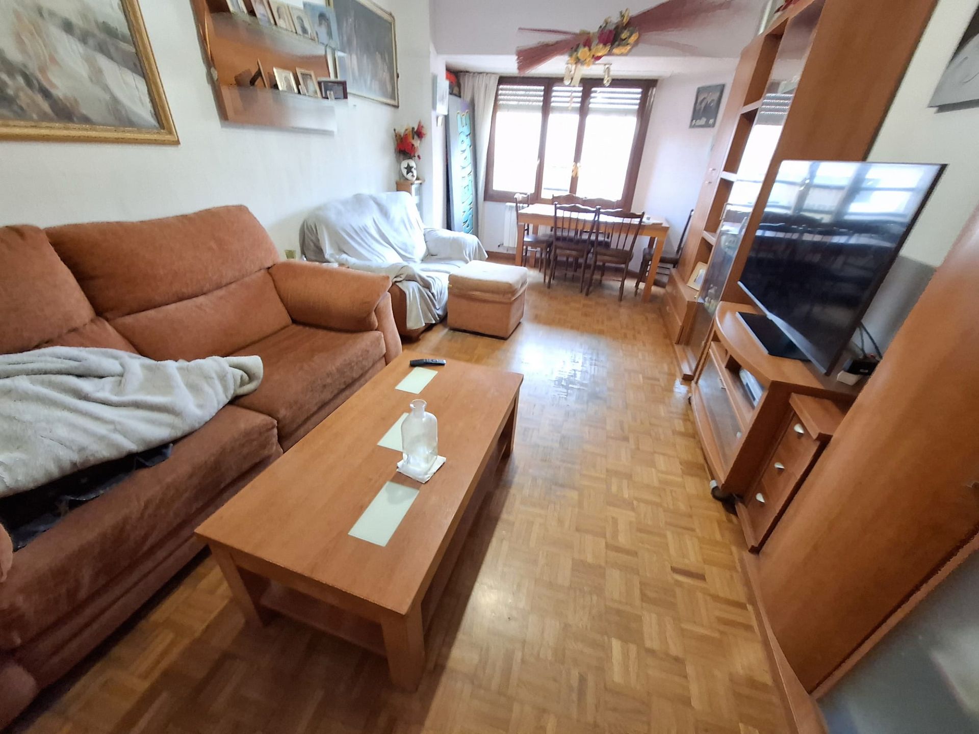 Sala d'estar de Pis en venda en  Logroño amb Calefacció, Parquet i Terrassa
