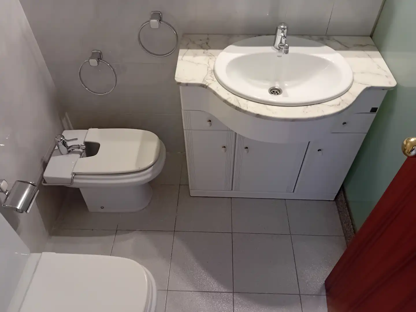 Bany de Casa adosada en venda en Girona amb Calefacció, Jardí privat i Rentadora