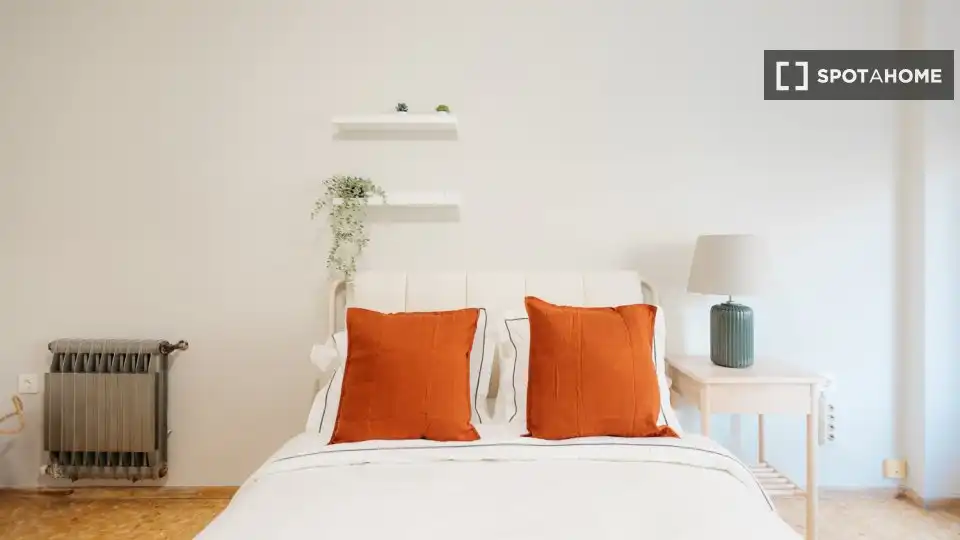 Habitación de Piso de alquiler en Valencia con Aire acondicionado, Calefacción y Amueblado