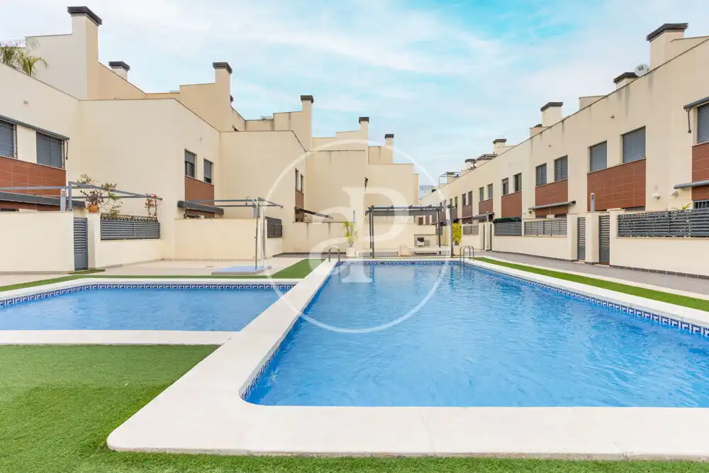 Swimming pool of Detached homes for sale in Castellón de la Plana / Castelló de la Plana  with Air Conditioner, Heating and Terrace
