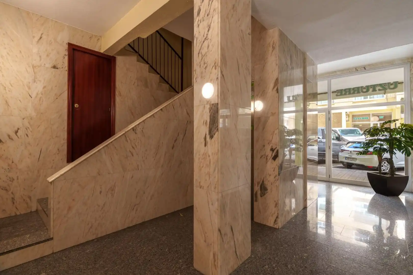 Wohnung zum Verkauf in Ibarra mit Heizung, Abstellraum und Möbliert