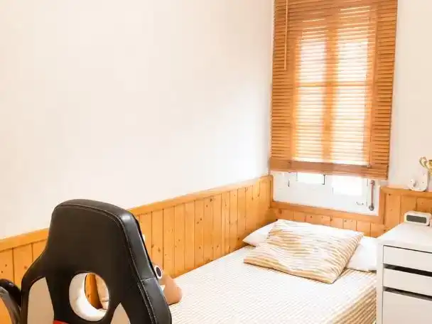 Bedroom of Flat for sale in Badalona  with Air Conditioner