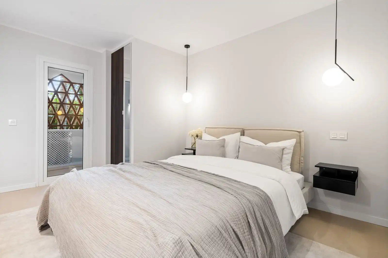 Habitación de Apartamento en venta en Marbella con Terraza, Amueblado y Piscina comunitaria