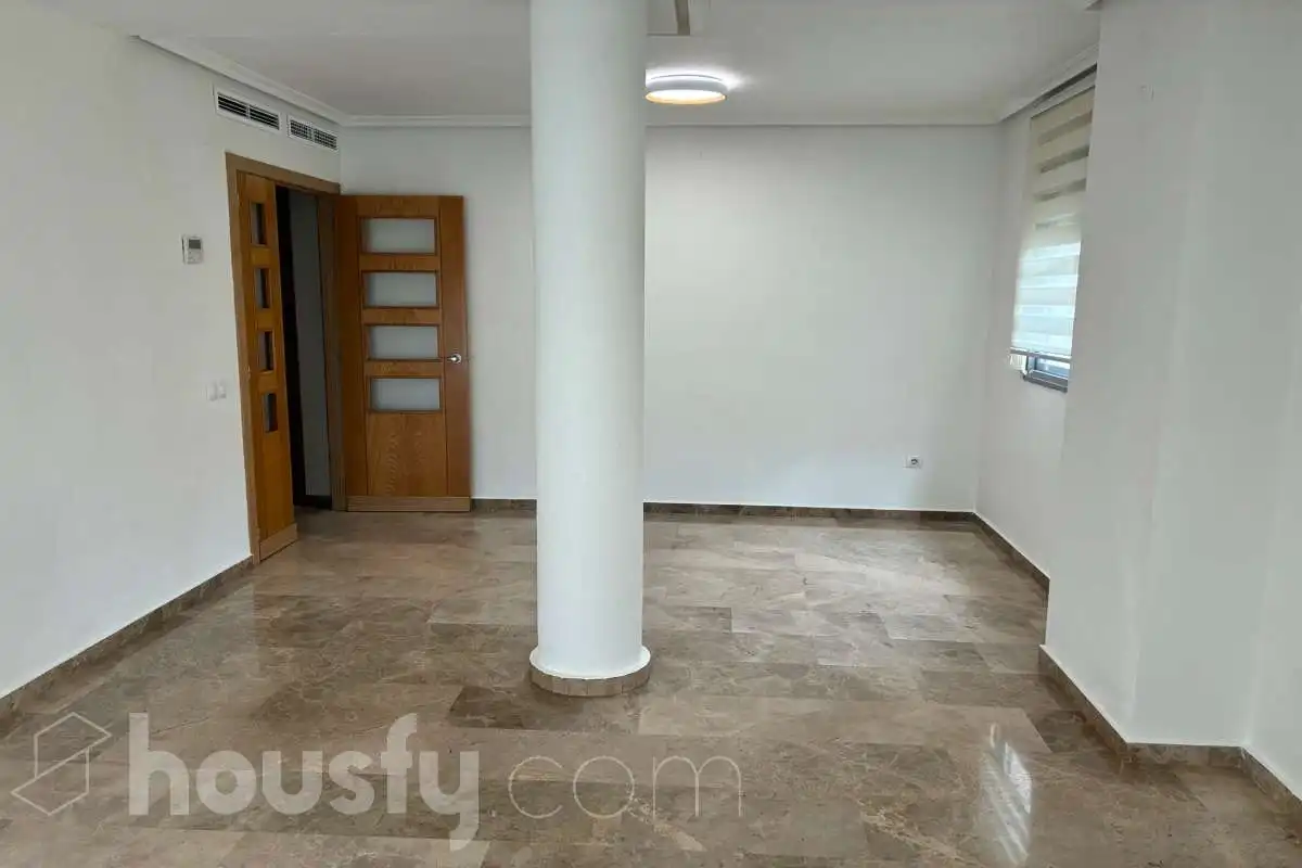 Flat for rent in Valencia  with Air Conditioner, Storage room and Balcony