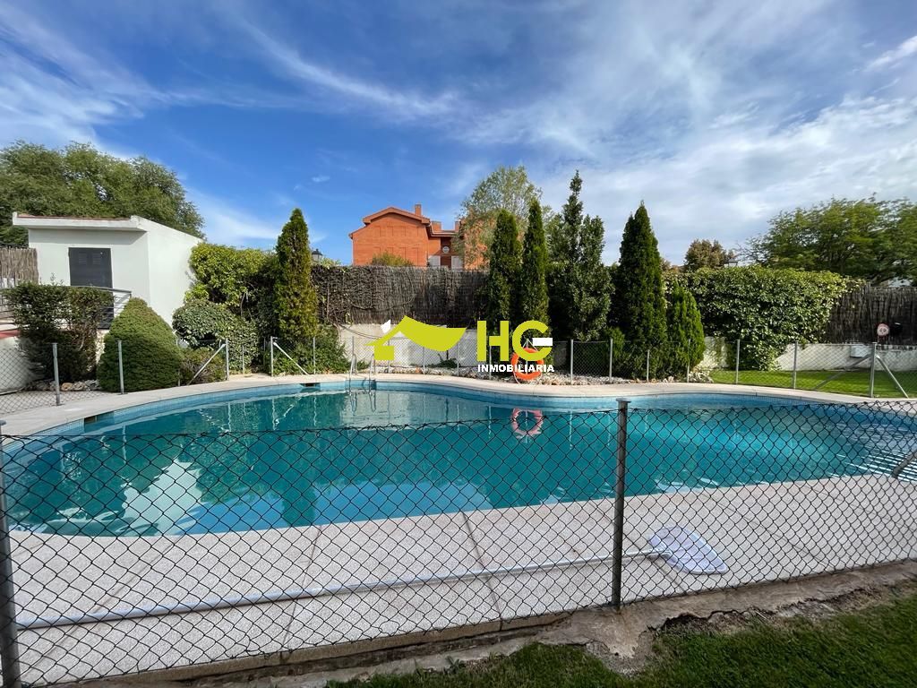 Jardí de Pis en venda en Villaviciosa de Odón amb Calefacció, Terrassa i Traster