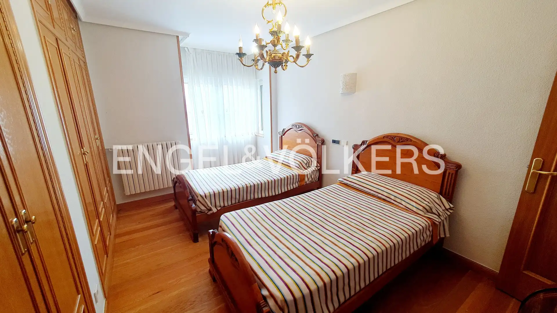 Habitación de Casa adosada en venta en Aguilar de Campoo con Calefacción, Jardín privado y Parquet