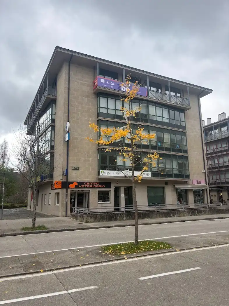 Außenansicht von Geschaftsraum zum Verkauf in Santiago de Compostela  mit Klimaanlage