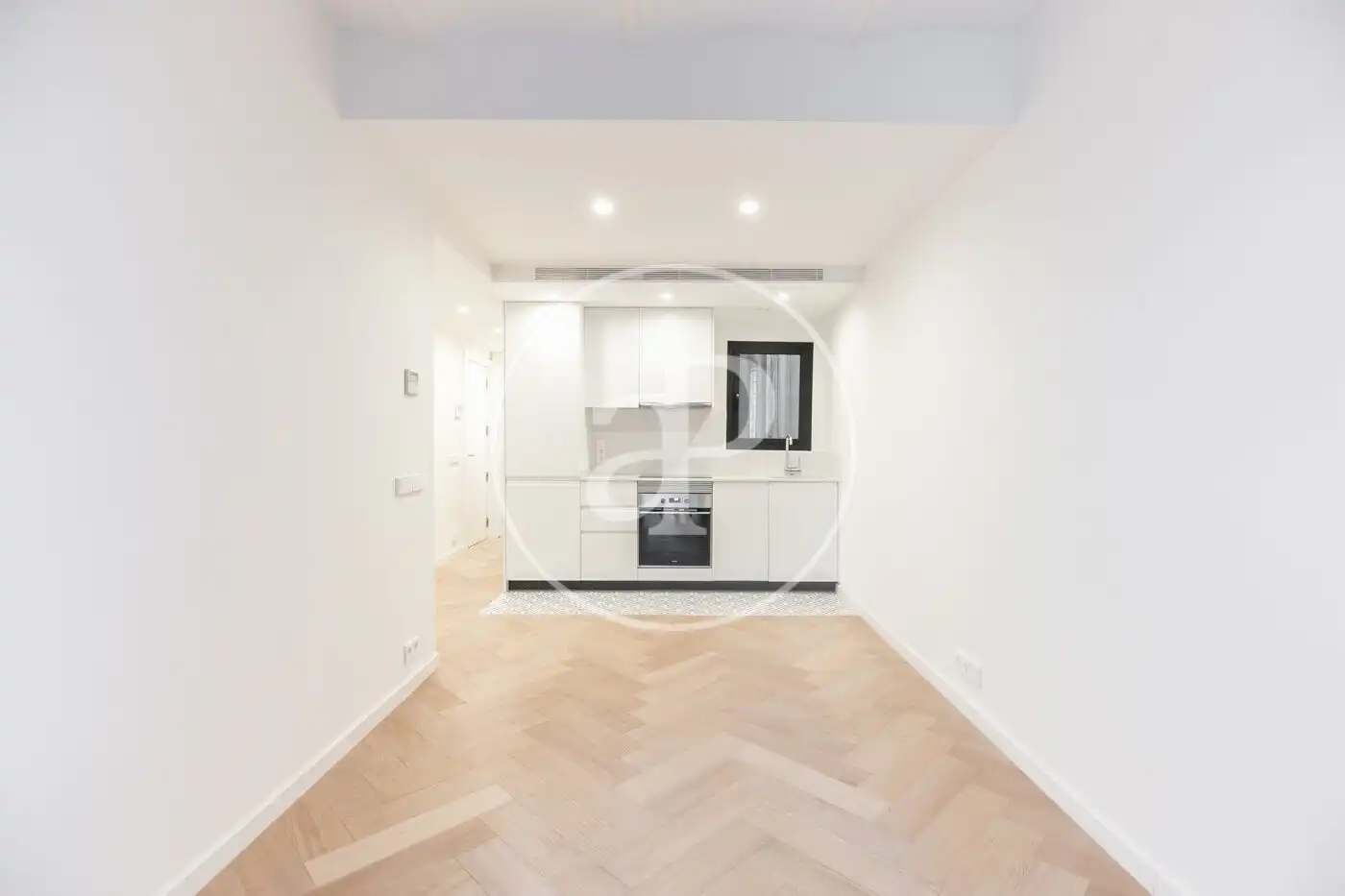 Wohnung zum Verkauf in Barcelona mit Klimaanlage, Heizung und Balkon