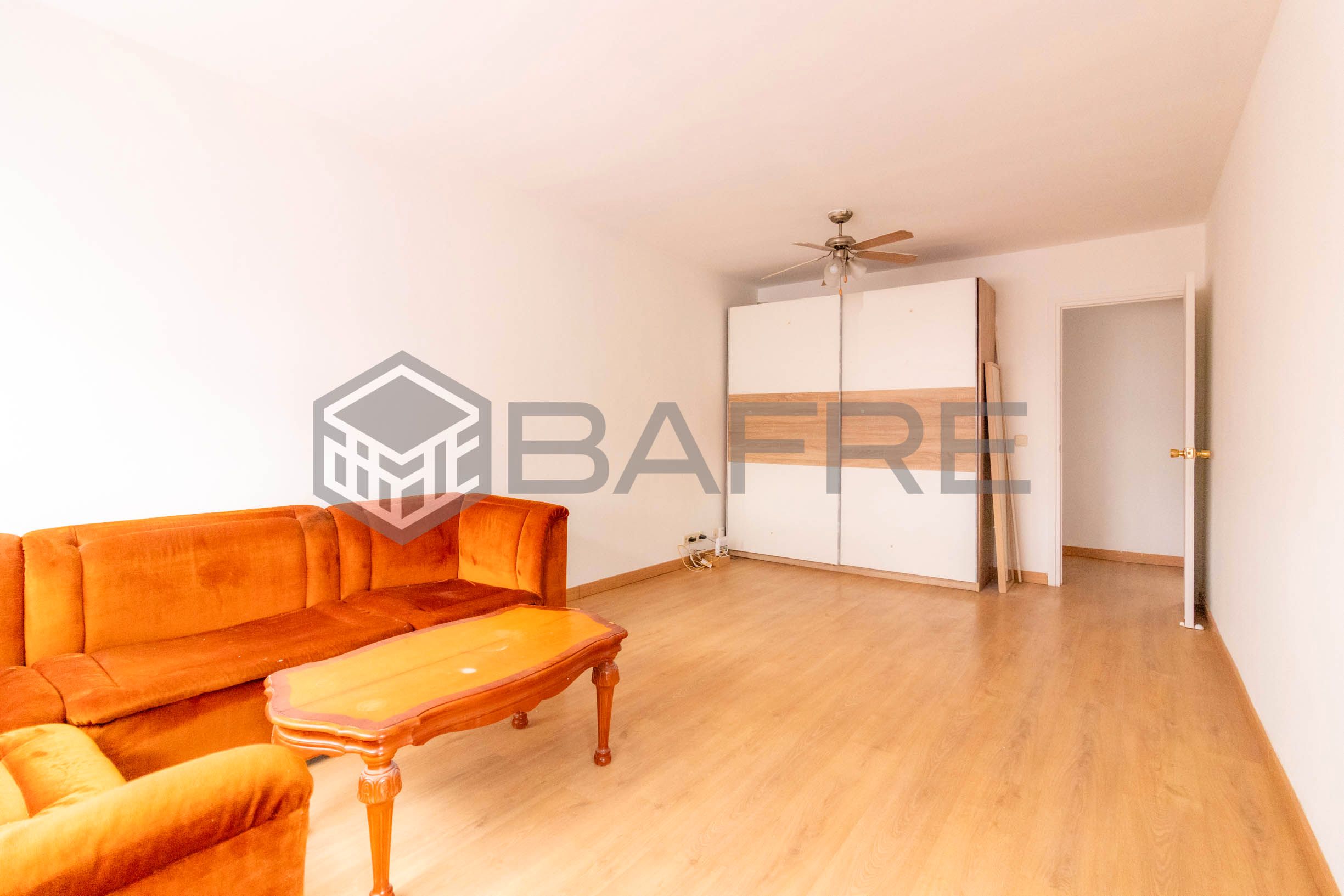 Dormitori de Pis en venda en  Madrid Capital amb Aire condicionat i Terrassa