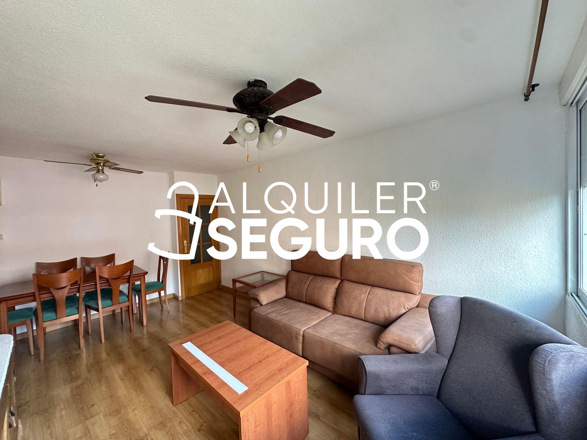Living room of Flat to rent in  Madrid Capital  with Air Conditioner, Heating and Furnished