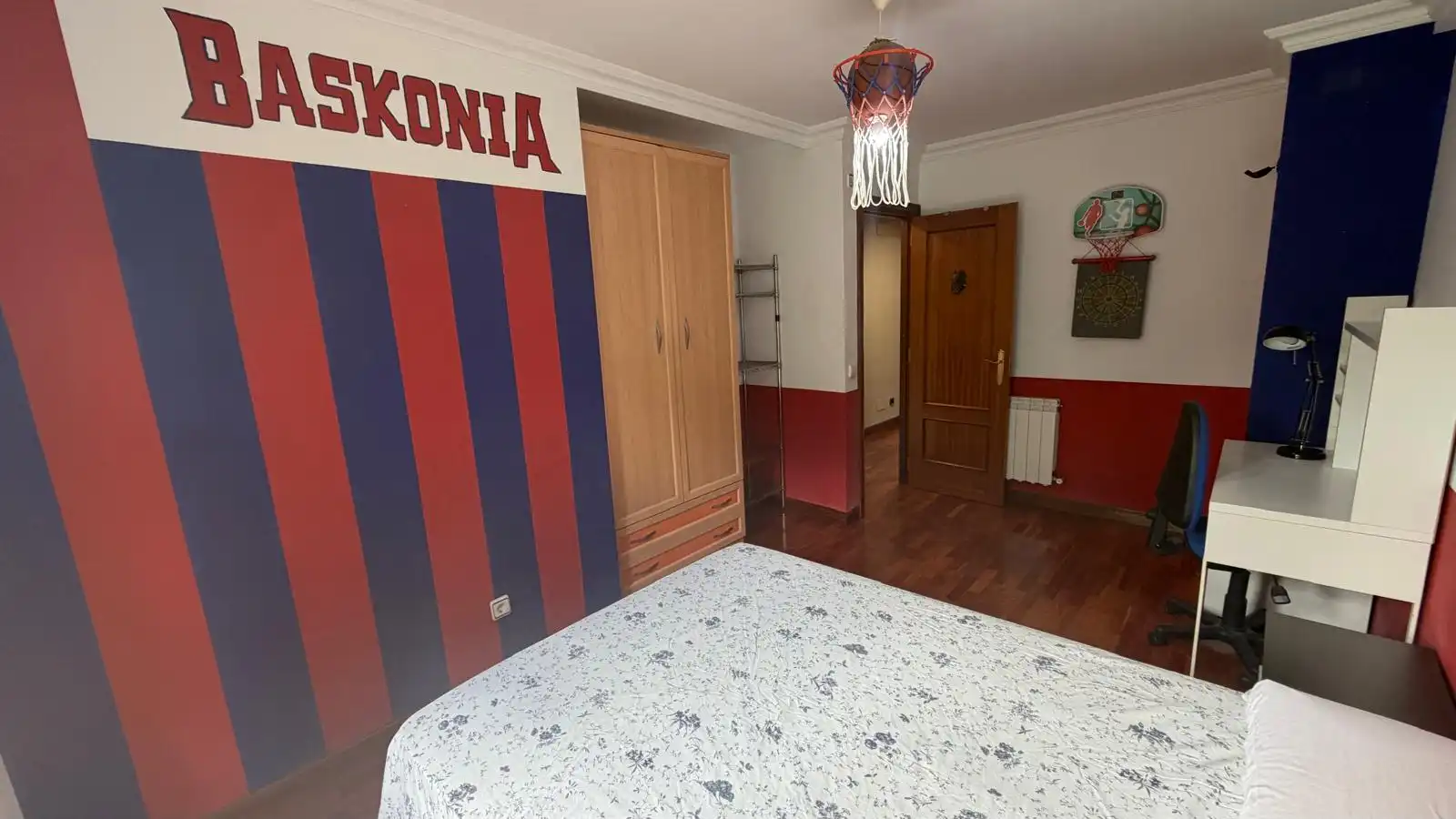 Habitación de Casa adosada en venta en Salvatierra / Agurain con Calefacción y Jardín privado