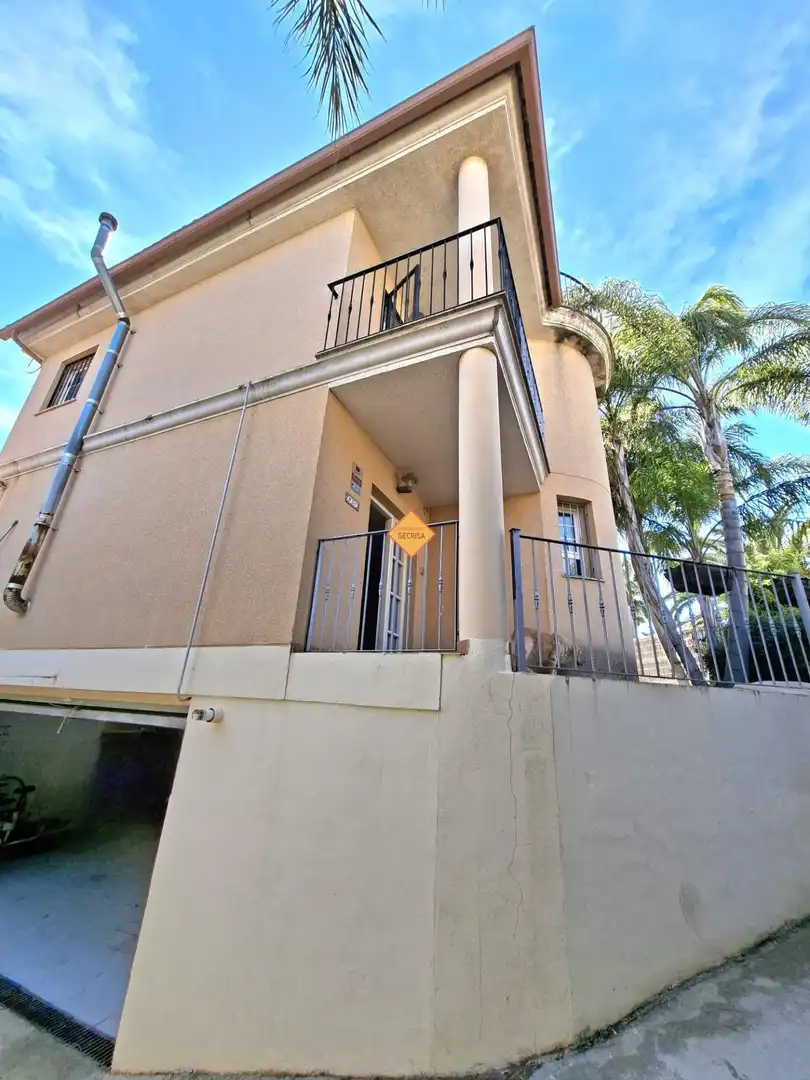 Vista exterior de Casa o chalet en venta en Paterna con Aire acondicionado, Calefacción y Jardín privado