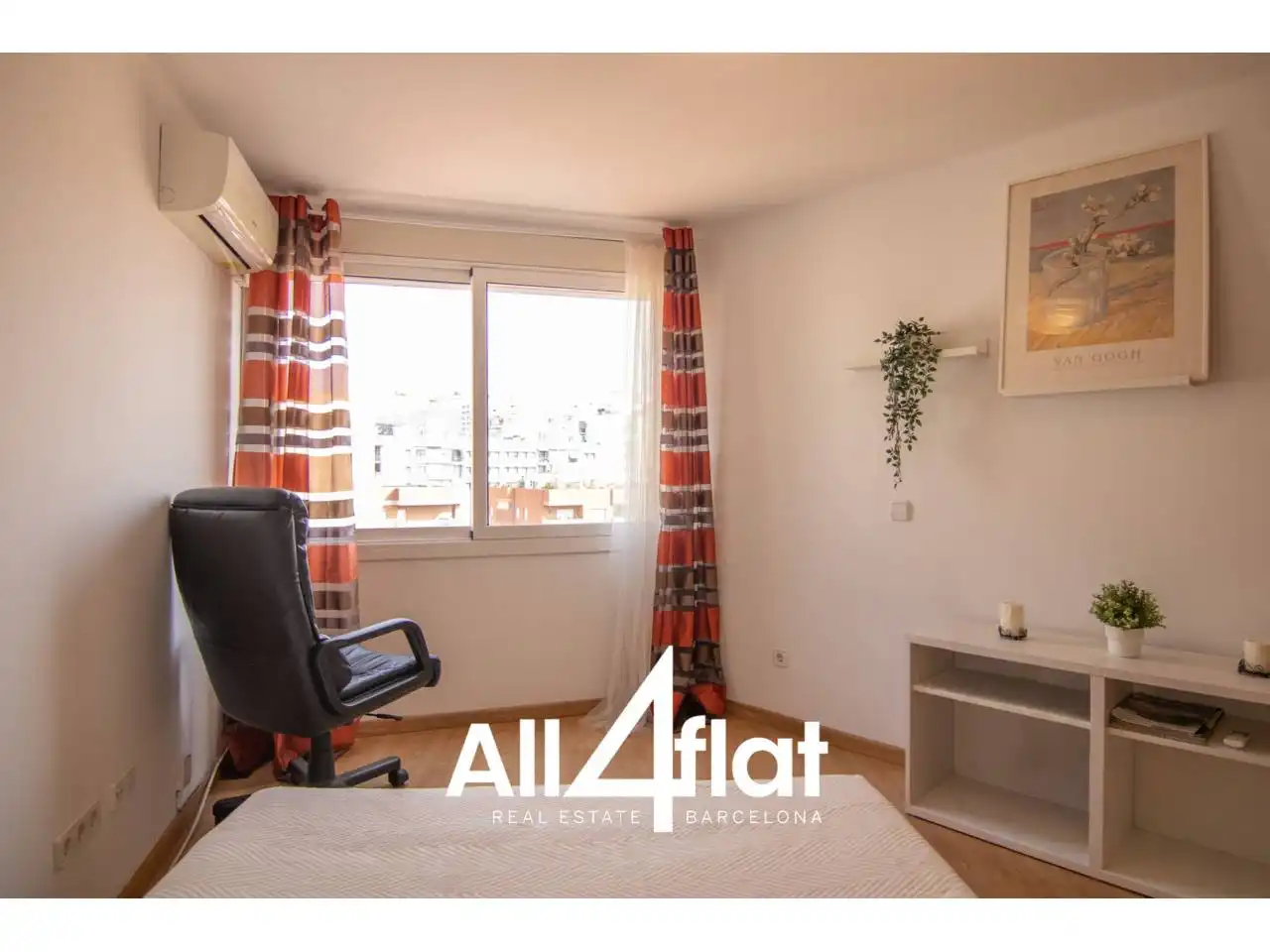 Dormitori de Àtic de lloguer en Barcelona amb Aire condicionat, Parquet i Terrassa