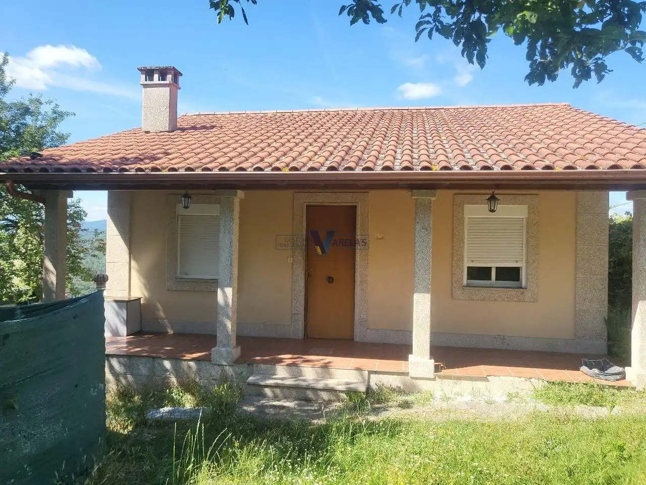 Vista exterior de Casa o xalet de lloguer en Ourense Capital  amb Calefacció, Jardí privat i Terrassa