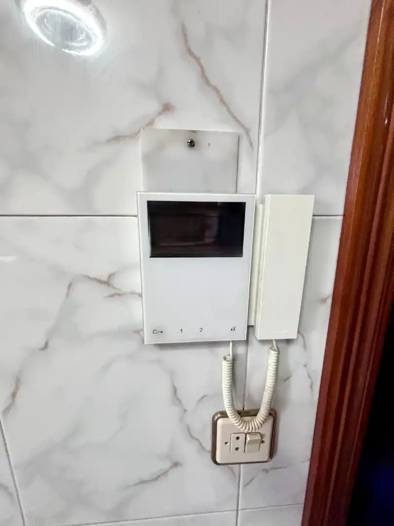 Bathroom of Flat for sale in Gijón   with Heating, Parquet flooring and Oven
