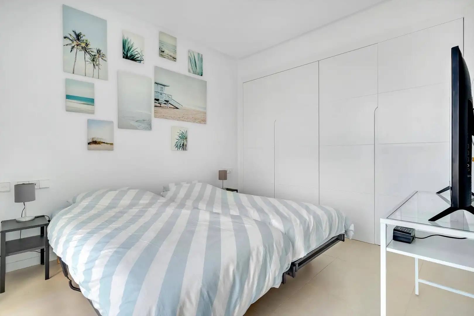 Dormitori de Apartament en venda en Fuengirola amb Aire condicionat, Jardí privat i Terrassa