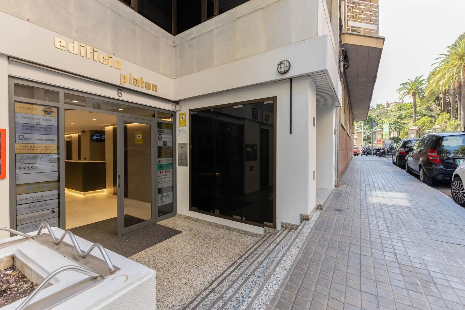 Außenansicht von Büro zur Miete in Barcelona mit Klimaanlage