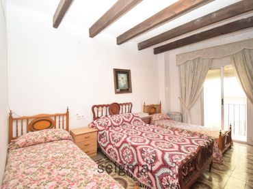 Casa con balcón en venta en Carrer Sant Benet 8