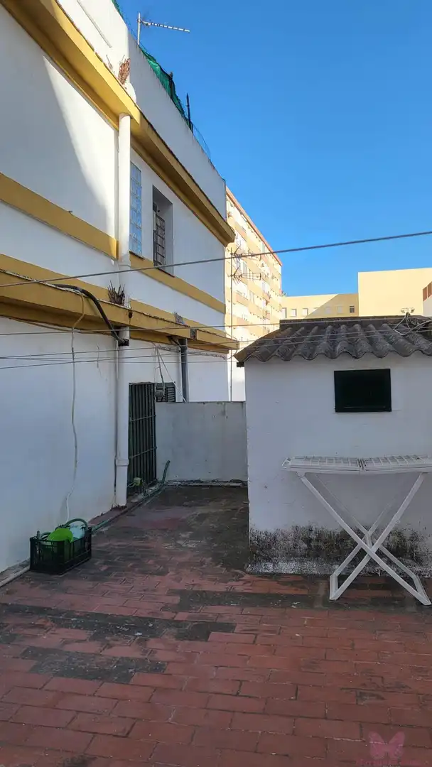 Vista exterior de Edificio en venta en Cádiz