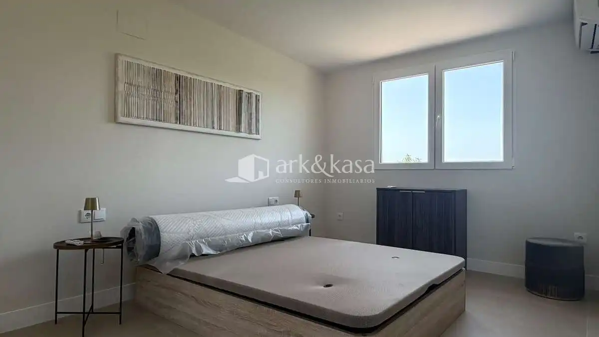 Habitación de Casa o chalet de alquiler en Sagunto / Sagunt con Aire acondicionado, Jardín privado y Terraza