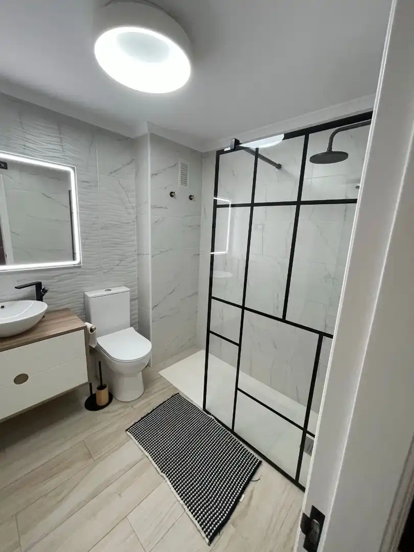 Baño de Apartamento de alquiler en Mazarrón con Aire acondicionado, Amueblado y Lavadora