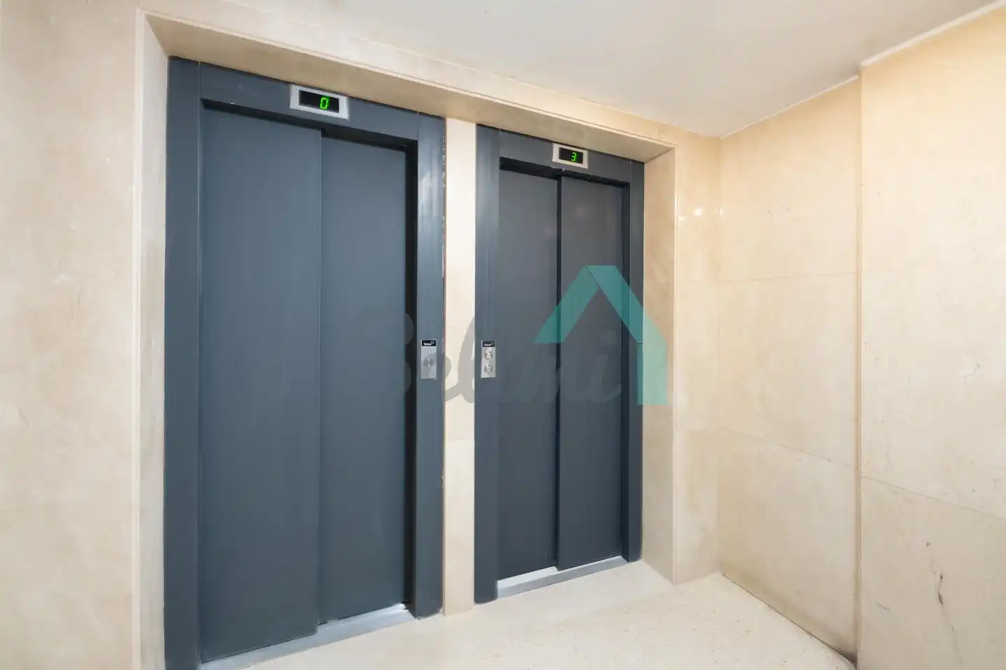 Piso en venta en Oviedo  con Calefacción