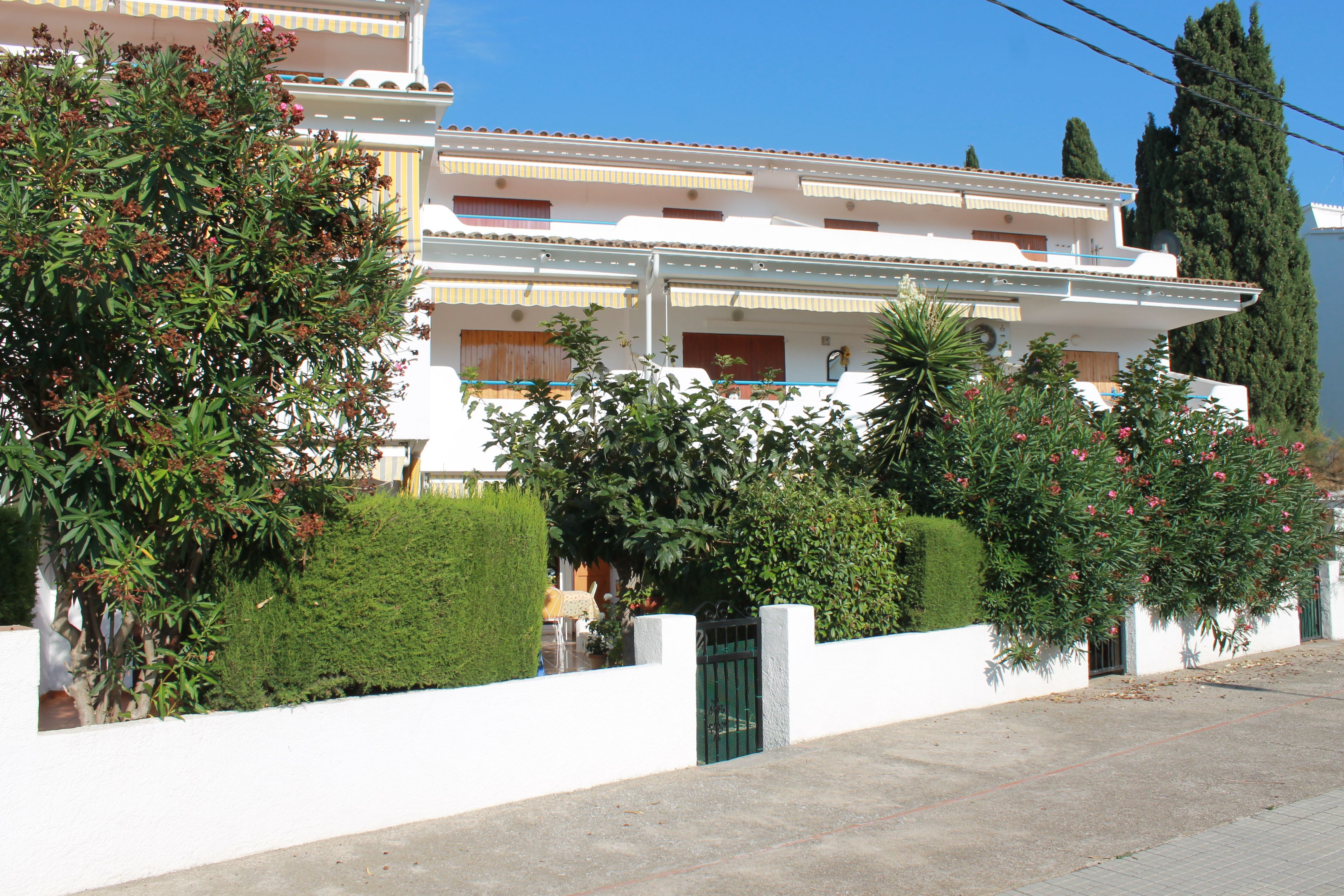 Exterior view of Attic for sale in L'Escala  with Terrace and Community pool