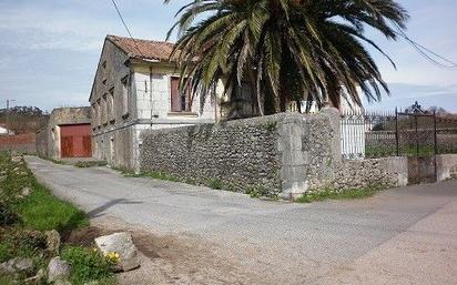 Exterior view of House or chalet for sale in Santoña