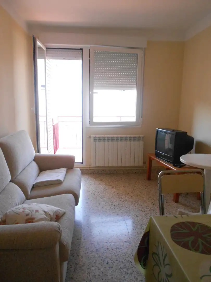 Sala de estar de Piso de alquiler en  Logroño con Calefacción, Amueblado y Horno