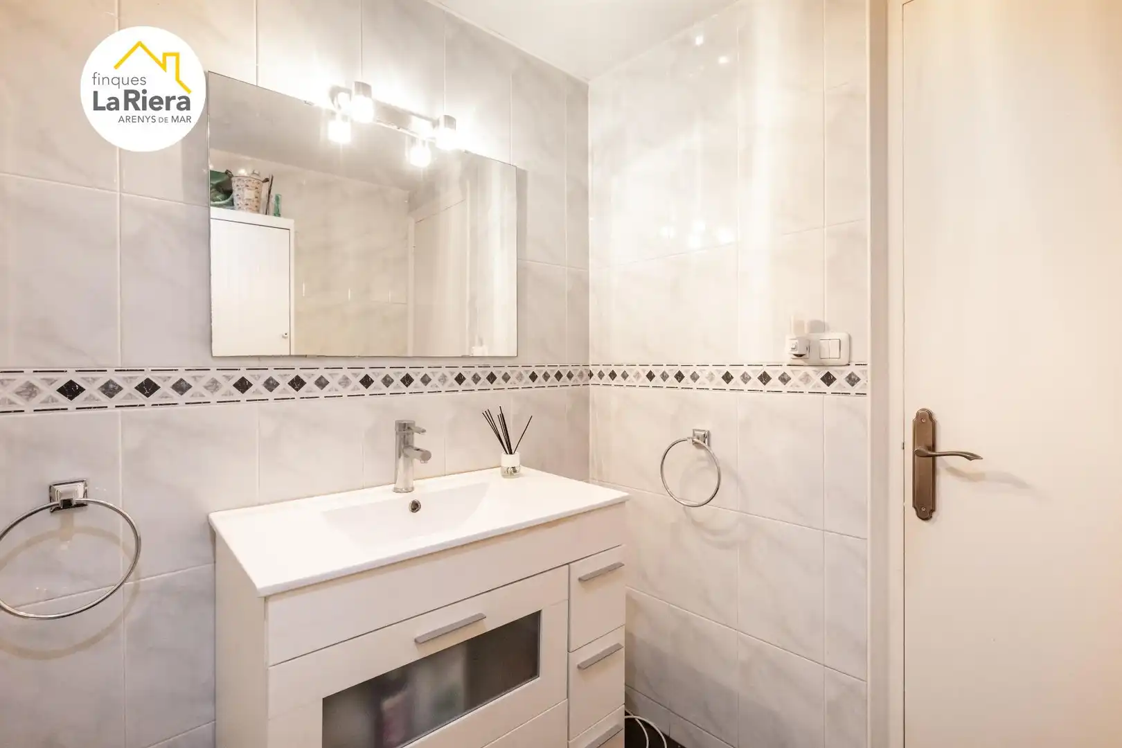 Badezimmer von Wohnung zum Verkauf in Arenys de Mar mit Klimaanlage, Terrasse und Alarm