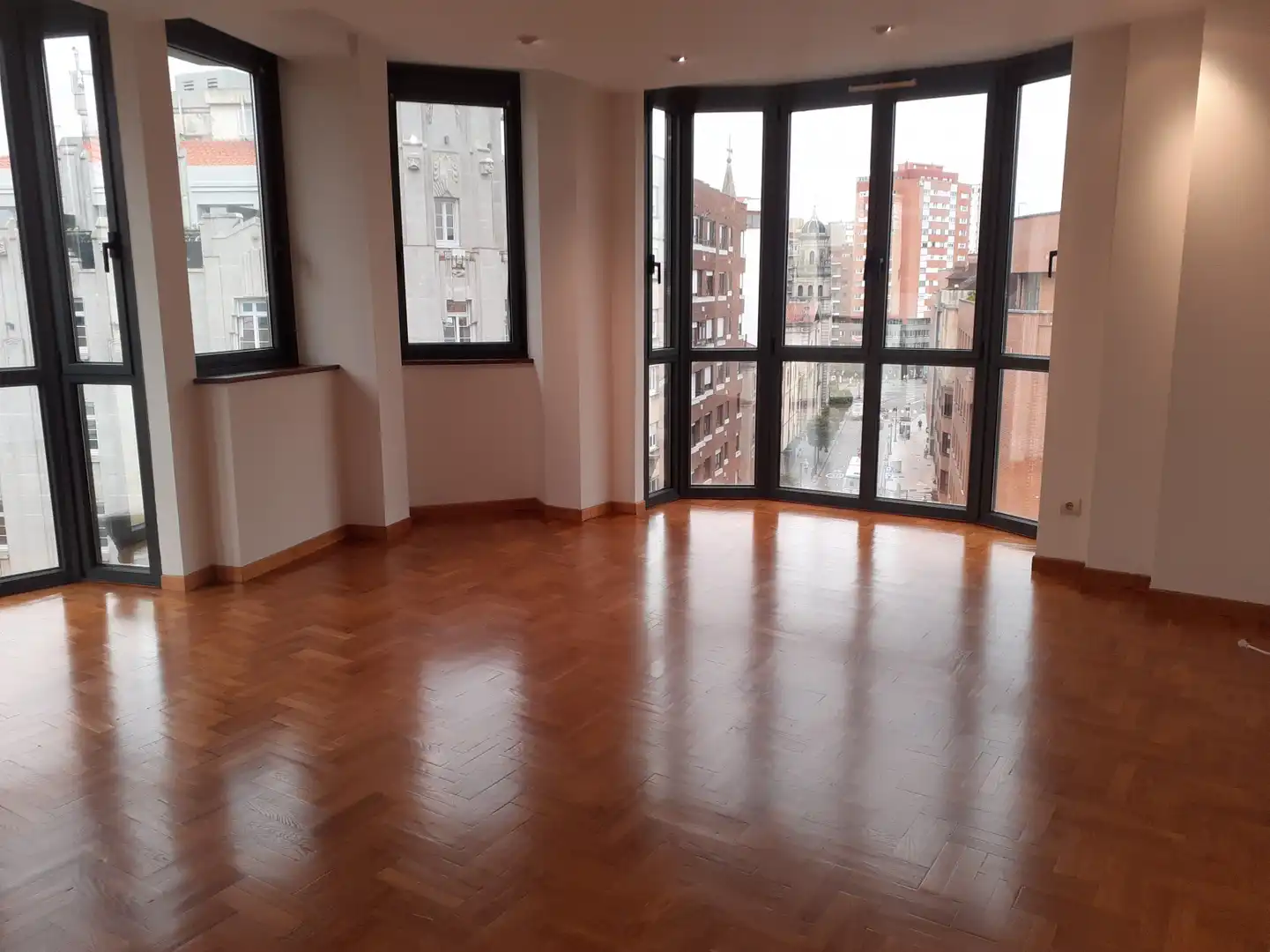 Sala de estar de Piso de alquiler en Gijón  con Calefacción
