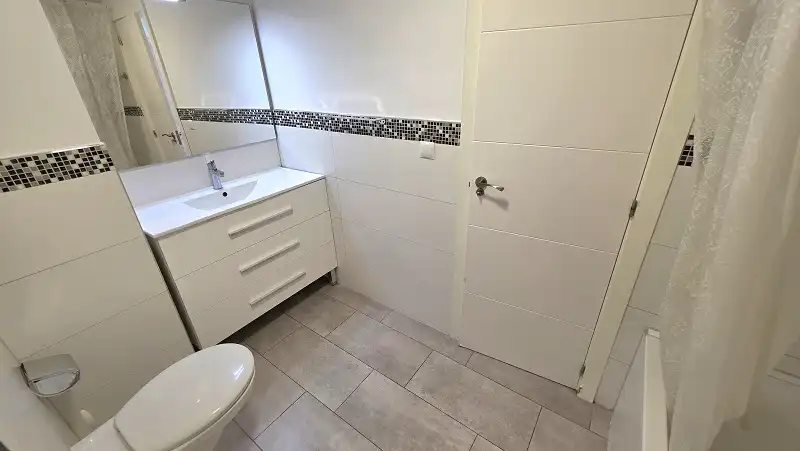 Badezimmer von Wohnung zum Verkauf in Elche / Elx