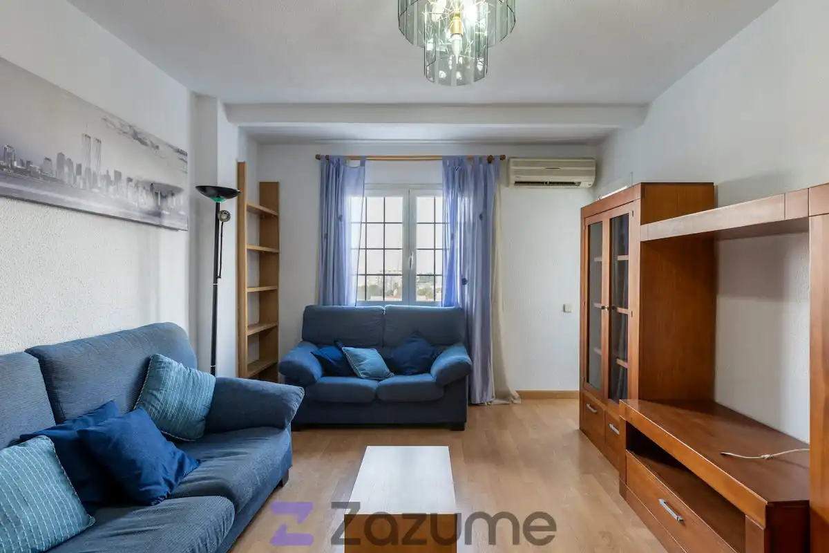 Flat for rent in Av. del Dr. García Tapia, Marroquina