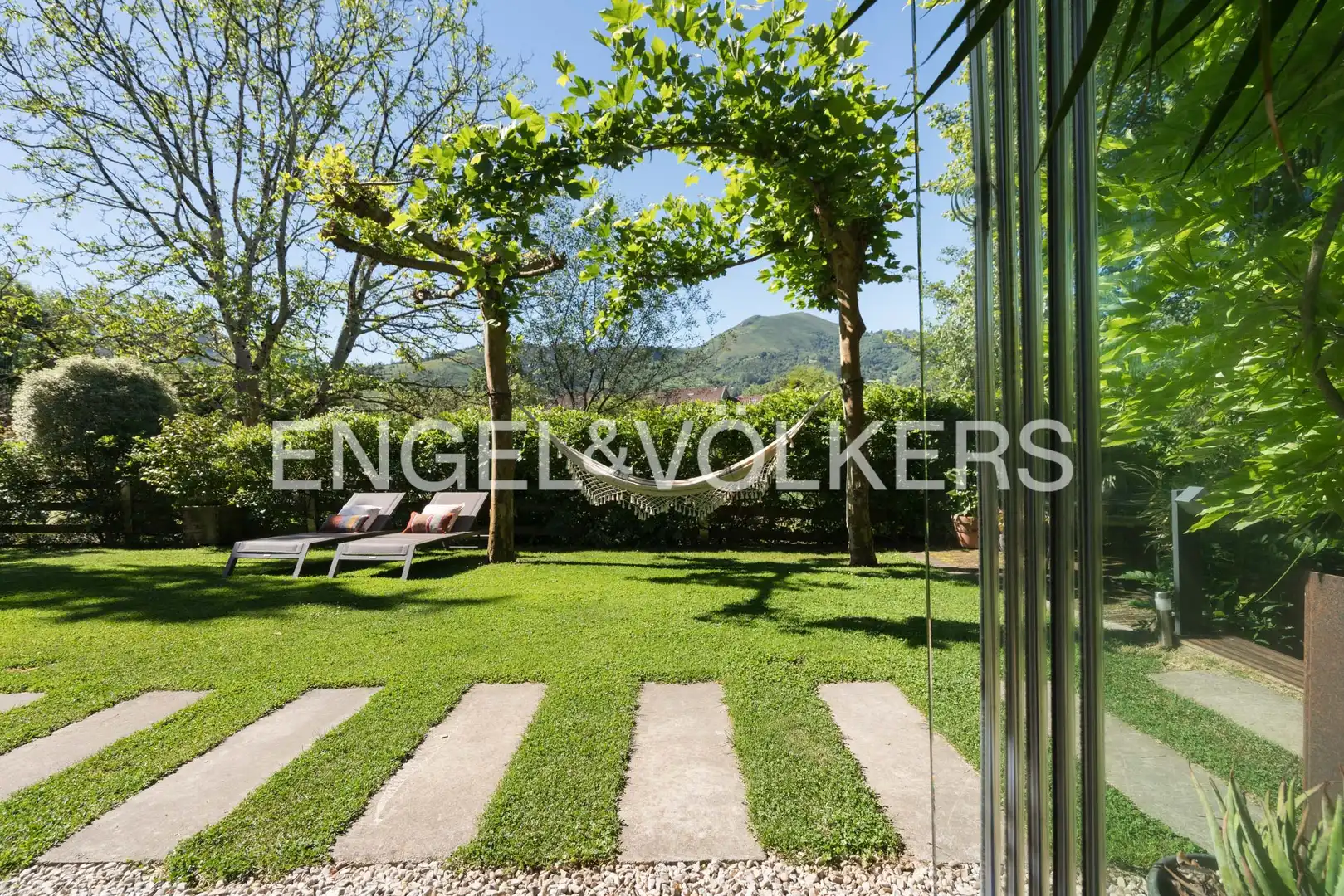 Jardín de Casa o chalet en venta en Nava con Calefacción, Jardín privado y Parquet