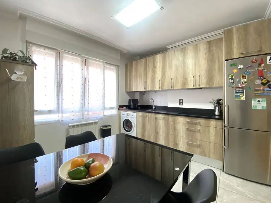 Küche von Wohnung zum Verkauf in Vitoria - Gasteiz mit Heizung, Parkett und Abstellraum