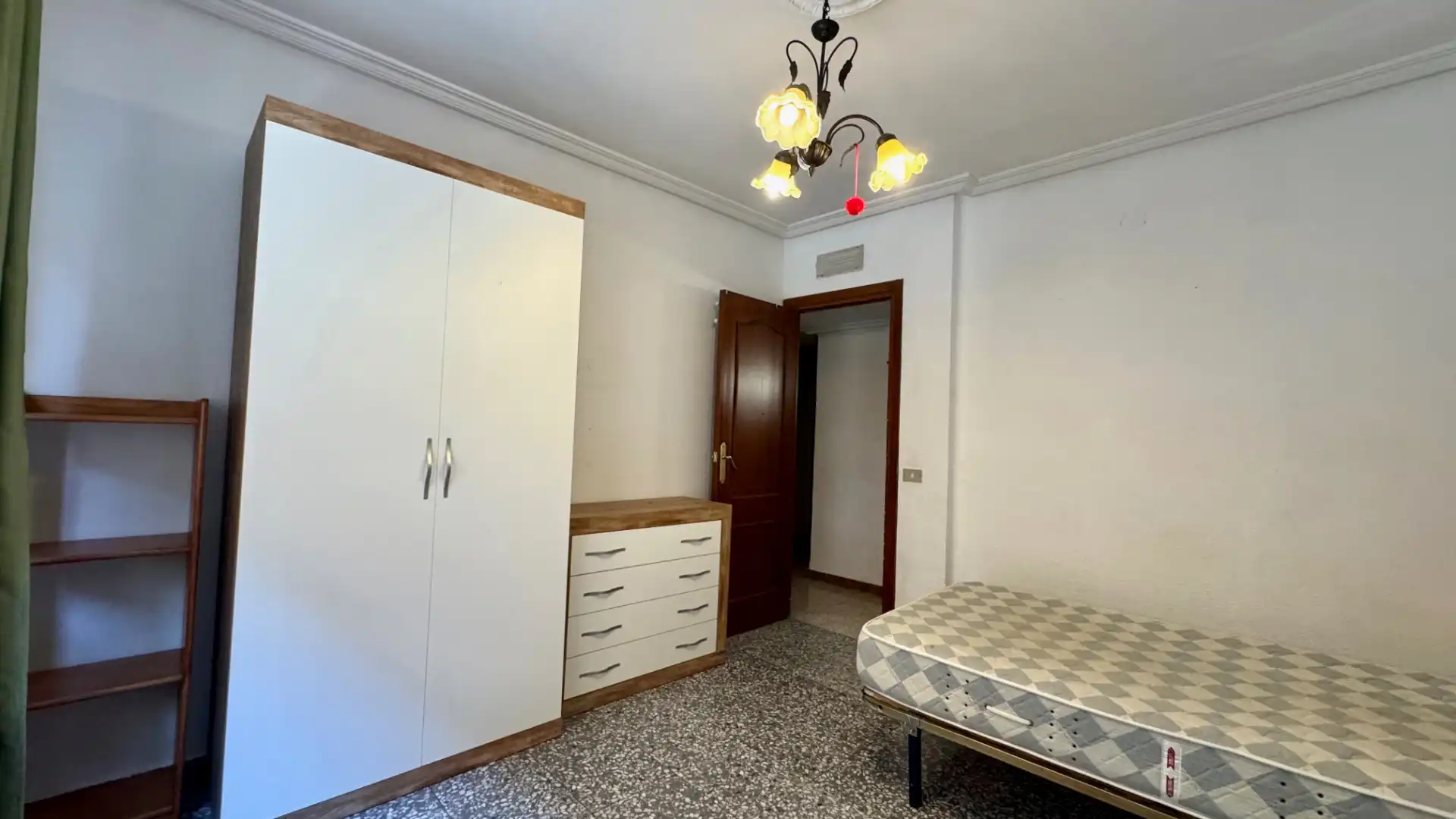 Dormitori de Pis en venda en Cáceres amb Calefacció, Terrassa i Moblat
